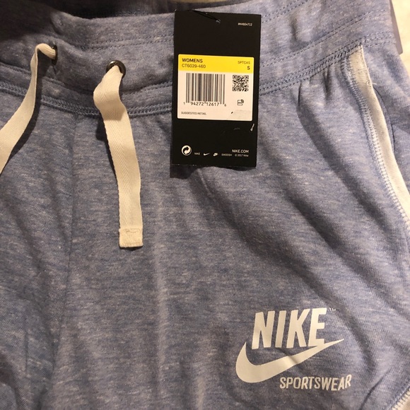 Nike shorts - Picture 3 of 5